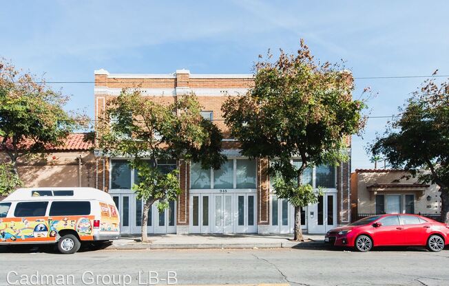 946-950 Daisy Ave