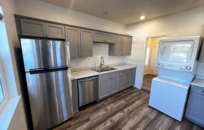 2 beds, 1 bath, 600 sqft, $1,550, Unit Unit 860