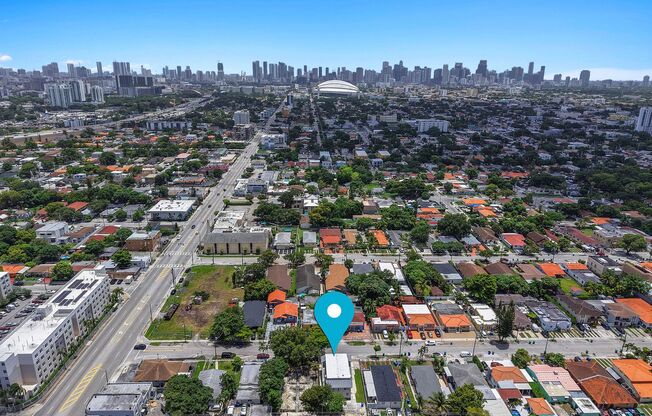 600 NW 25 CT