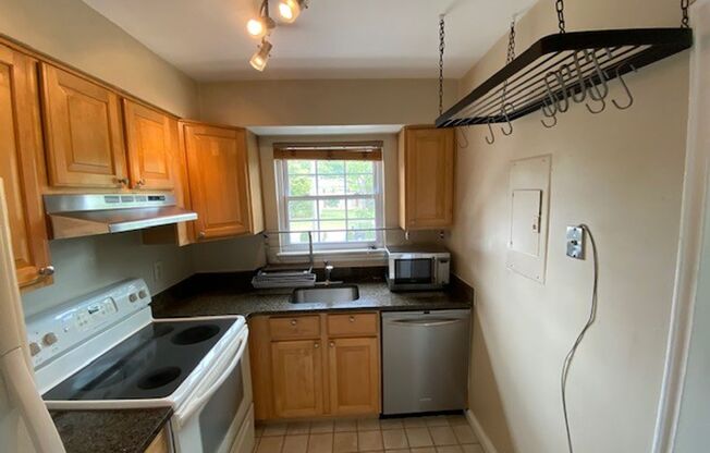 1 bed, 1 bath, $1,795, Unit # 6