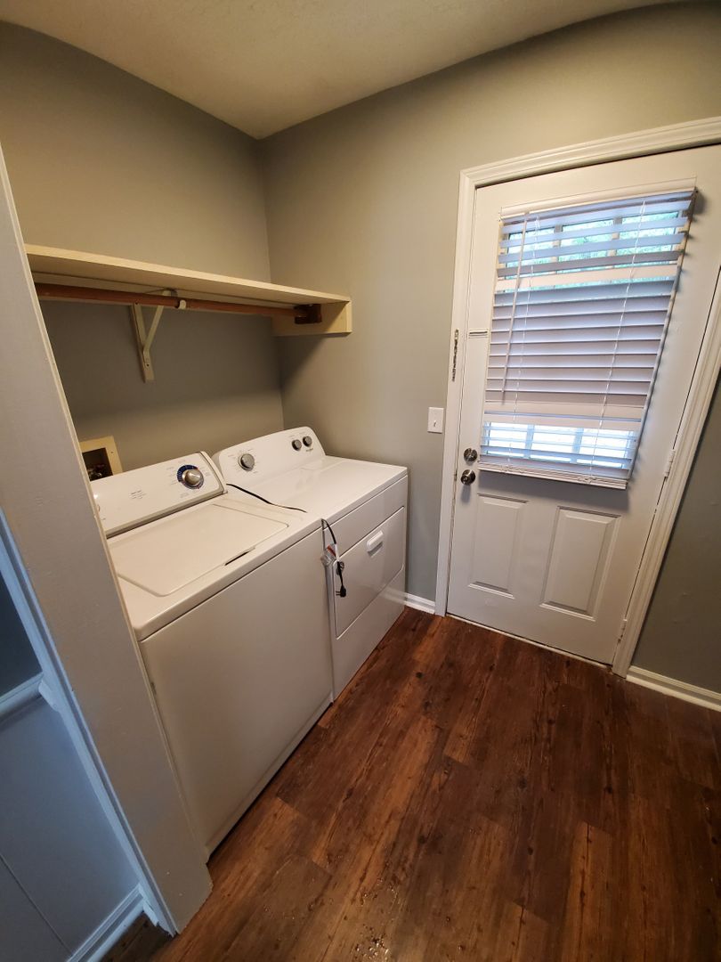 2 Bed/1 Bath available in June!