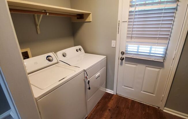 2 beds, 1 bath, $1,200