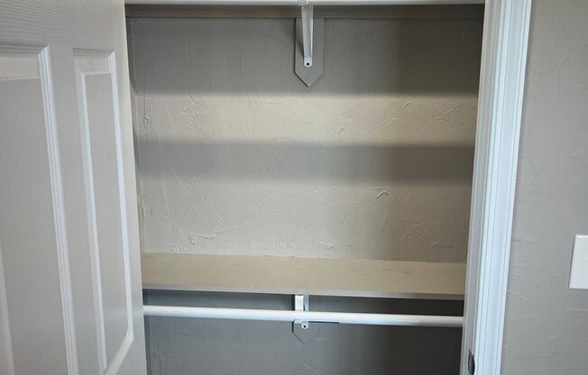 2 beds, 1 bath, 939 sqft, $1,250