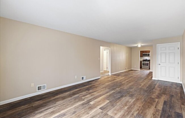 909 WOODCHIP RD