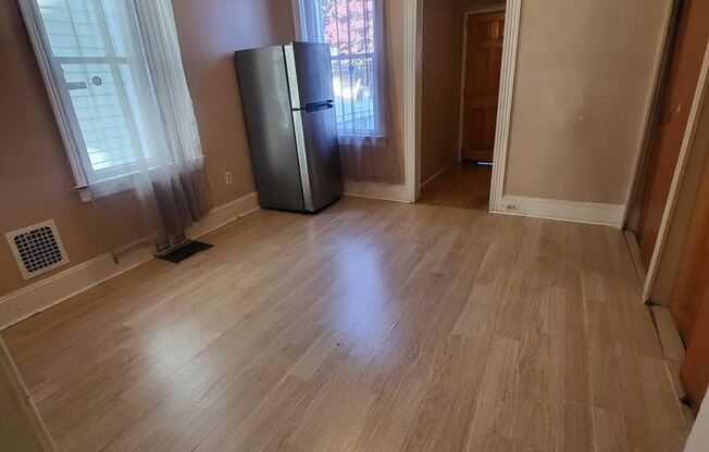 294 S. Logan Ave