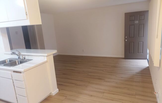 1 bed, 1 bath, 720 sqft, $2,250, Unit 608