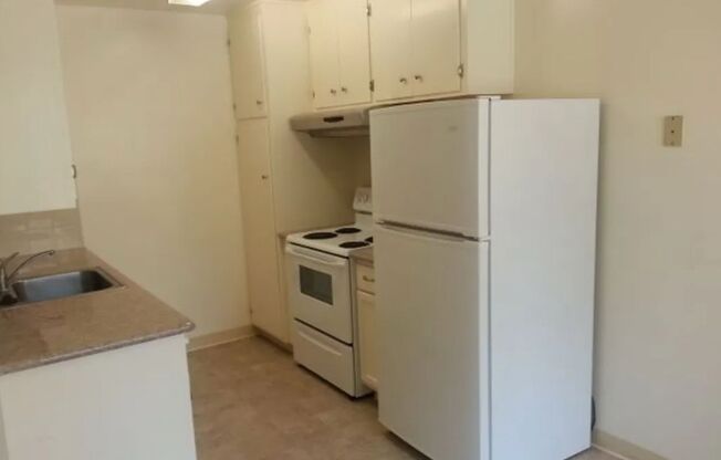 641 Kirkland Apartments