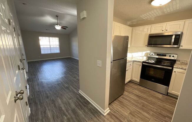 1 bed, 1 bath, 765 sqft, $1,200, Unit 2740-7 Pearl Remodel