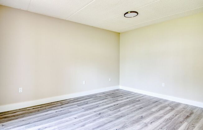 1 bed, 1 bath, 800 sqft, $1,199, Unit 14