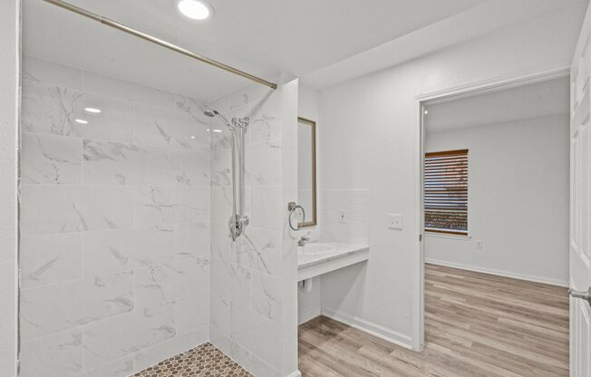 1 bed, 1 bath, 595 sqft, $1,350, Unit #161