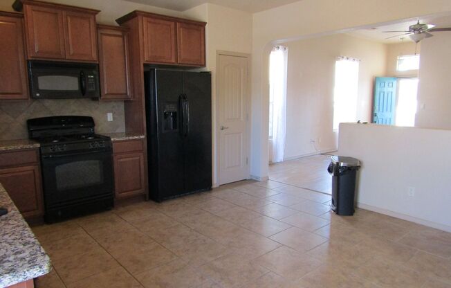 Beautiful 3 Bedroom, 2 Bathroom, Available Now!!