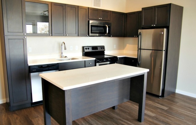 1 bed, 1 bath, 683 sqft, $1,795, Unit 412