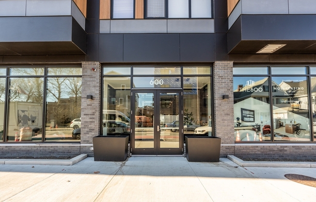 Studio, 1 bath, 440 sqft, $2,300, Unit 309