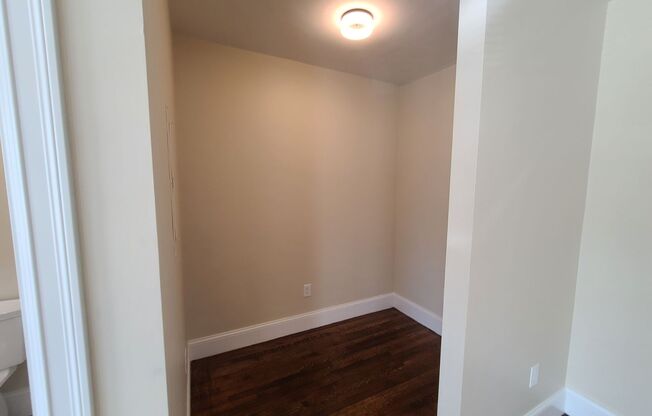 1 bed, 1 bath, $2,700, Unit 9