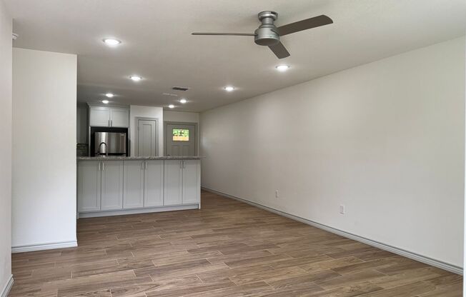 1417 E Earle