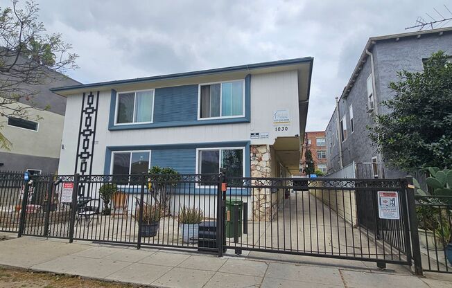1030 N. Oxford Ave