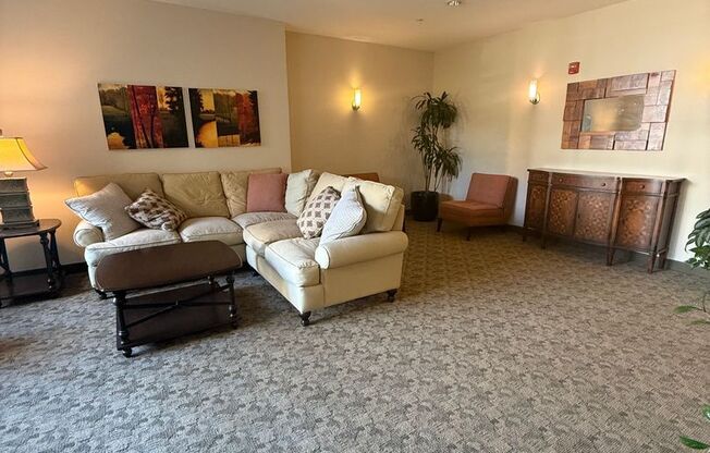 Studio, 1 bath, 680 sqft, $1,850, Unit #317