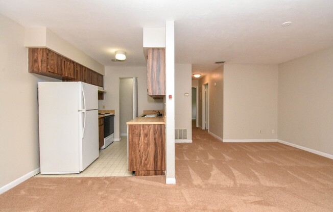 2 beds, 1 bath, $1,000, Unit UNIT C