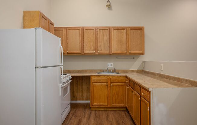 3 beds, 2 baths, $1,949, Unit Unit 2