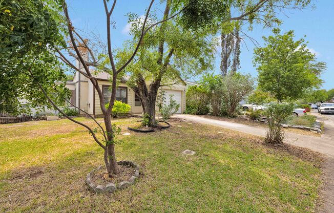 Charming 2-Bedroom, 1-Bathroom Home with Updates!