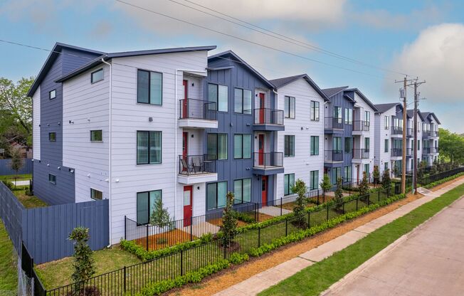 “Studios & 1-Bedroom Apartments for Rent Near Downtown Dallas | 3235 Dallas Flats