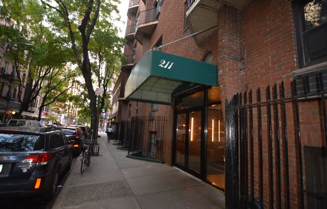 211 THOMPSON ST