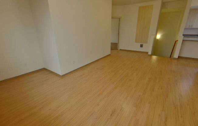 3 beds, 2 baths, 1,239 sqft, $2,625, Unit 25