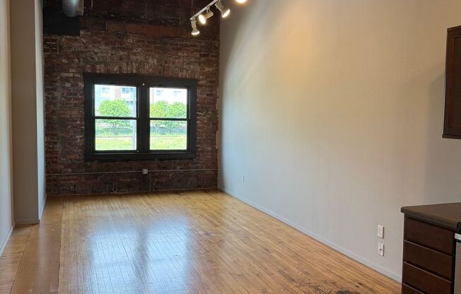 2 beds, 2 baths, 1,148 sqft, $1,615, Unit 225