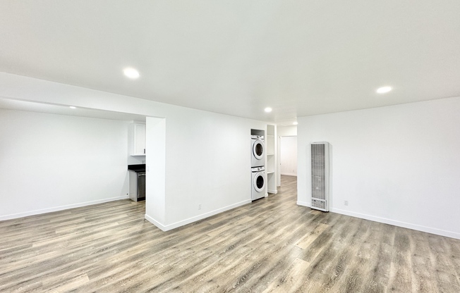 4132 W 118 ST