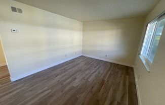 2 beds, 1 bath, $1,995, Unit Unit 07