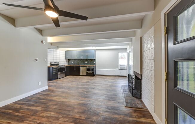 2 beds, 2 baths, 925 sqft, $2,100, Unit 601