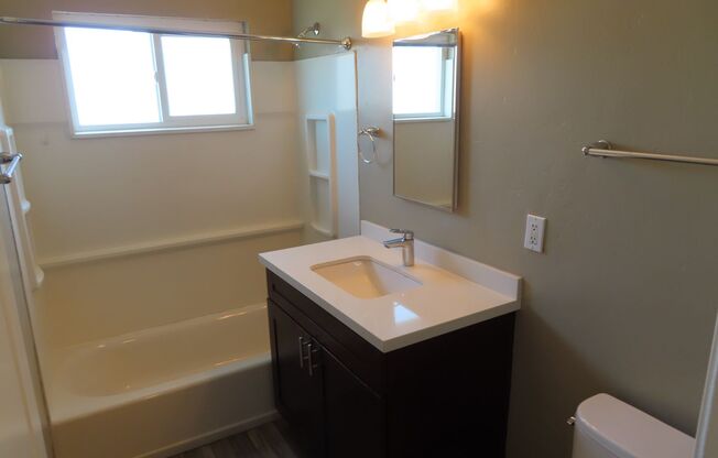 2 beds, 1 bath, 800 sqft, $2,345, Unit 3868.5