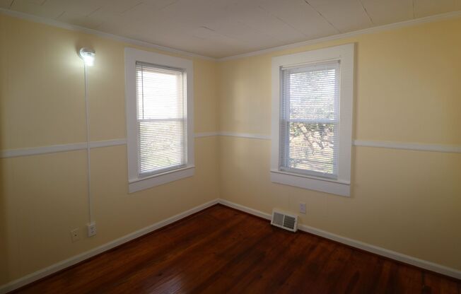 3 beds, 1 bath, $1,550