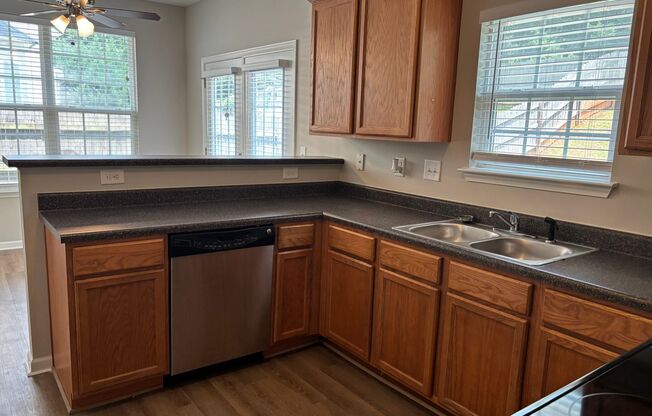 Pristine House in Fircrest!