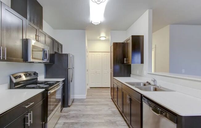 1 bed, 1 bath, 728 sqft, $1,475, Unit 137