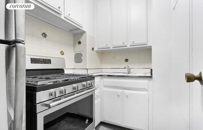 Studio, 1 bath, $4,500, Unit 3E
