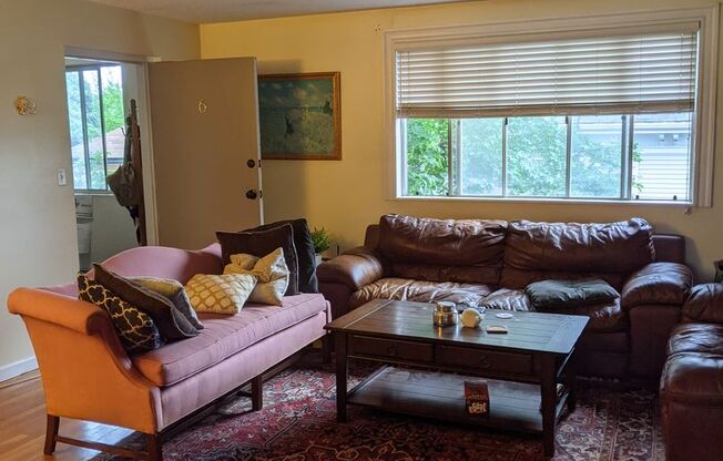 Somerville 2 bedroom with parking for 9/1