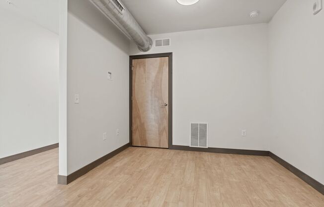 Studio, 1 bath, 600 sqft, $1,150, Unit Unit #413