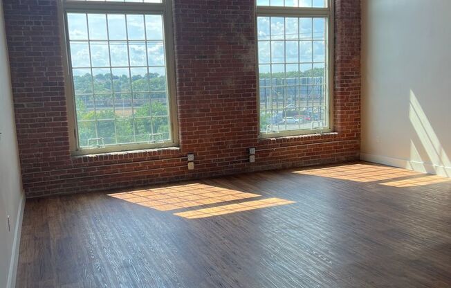 Studio, 1 bath, 827 sqft, $1,775, Unit 434