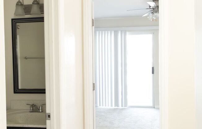2 beds, 2 baths, 945 sqft, $2,650, Unit 57-203