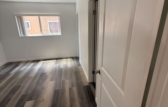 923-927 S Standard Ave