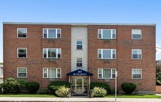 107 Spring St Apt 3-2