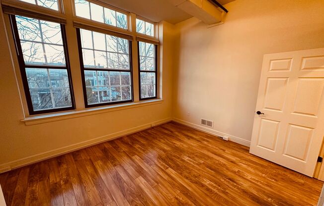 2 beds, 1.5 baths, 1,092 sqft, $1,525, Unit 700 Linden Ave Apt 208