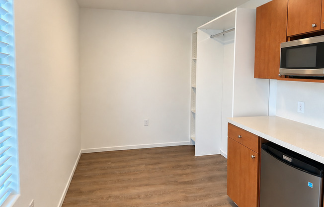 Studio, 1 bath, 190 sqft, $1,155, Unit 4416