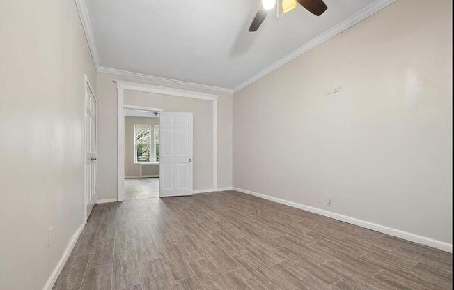 1105 CYPRESS AVE