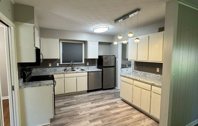 Sea Isle- Newly Renovated 3 BR/2 BA with Privacy Fence and Single Garage