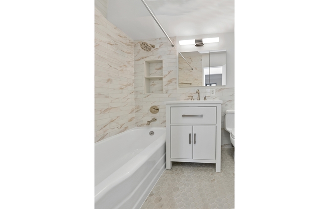 1 bed, 1 bath, 585 sqft, $5,400, Unit 4K