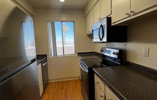 1 bed, 1 bath, 592 sqft, $999, Unit 180