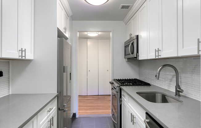2 beds, 2.5 baths, $10,000, Unit 7J