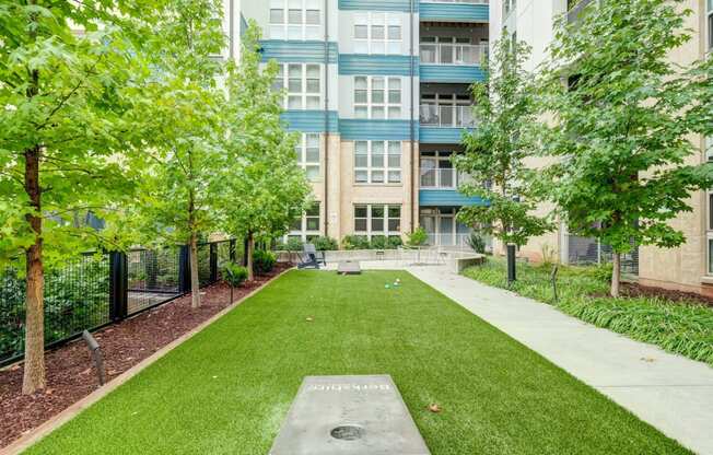 Outdoor courtyard at Berkshire Chapel Hill apartments